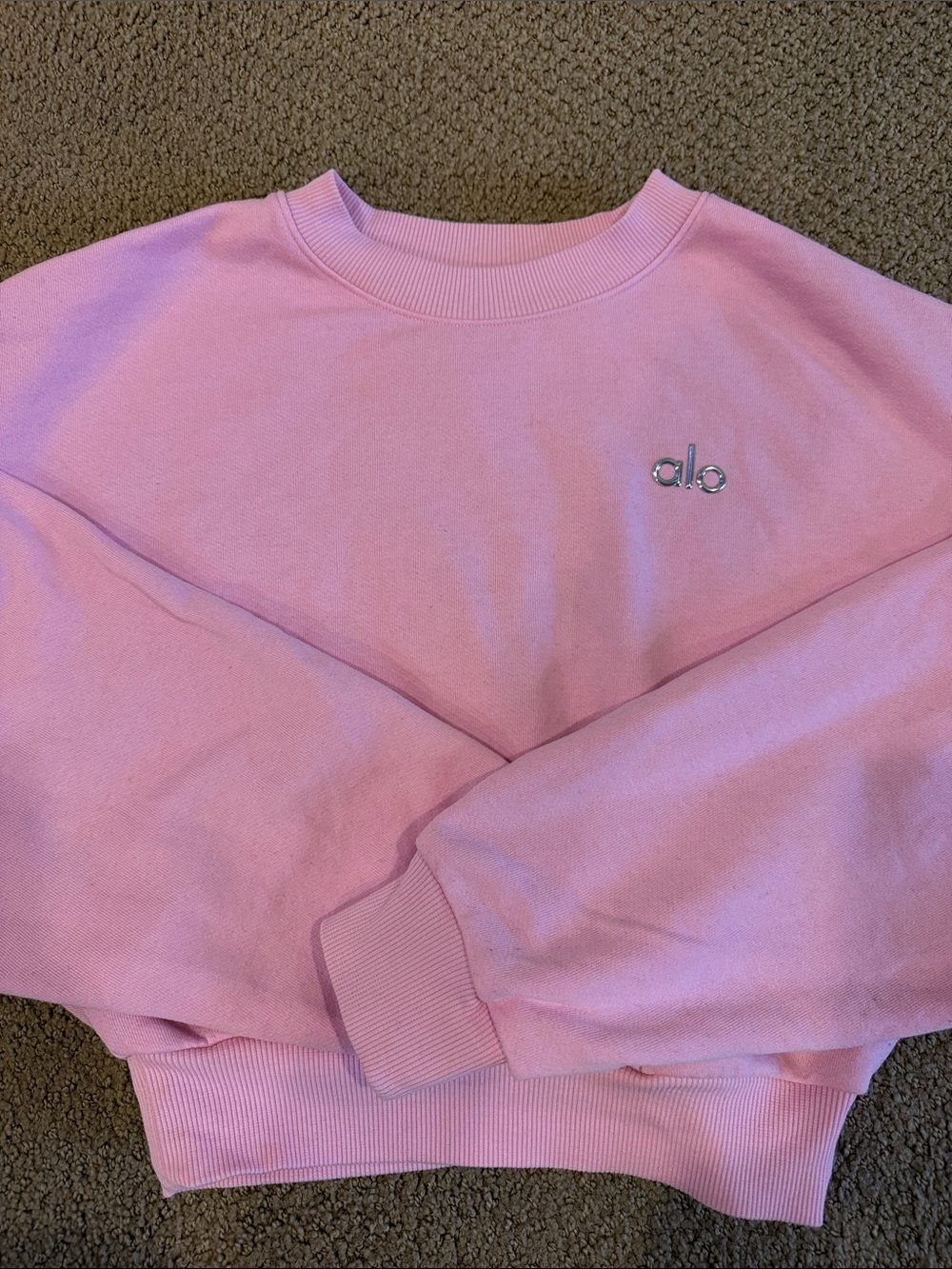 Alo Yoga Accolade Crewneck Cropped French Terry Sweatshirt Pink XS